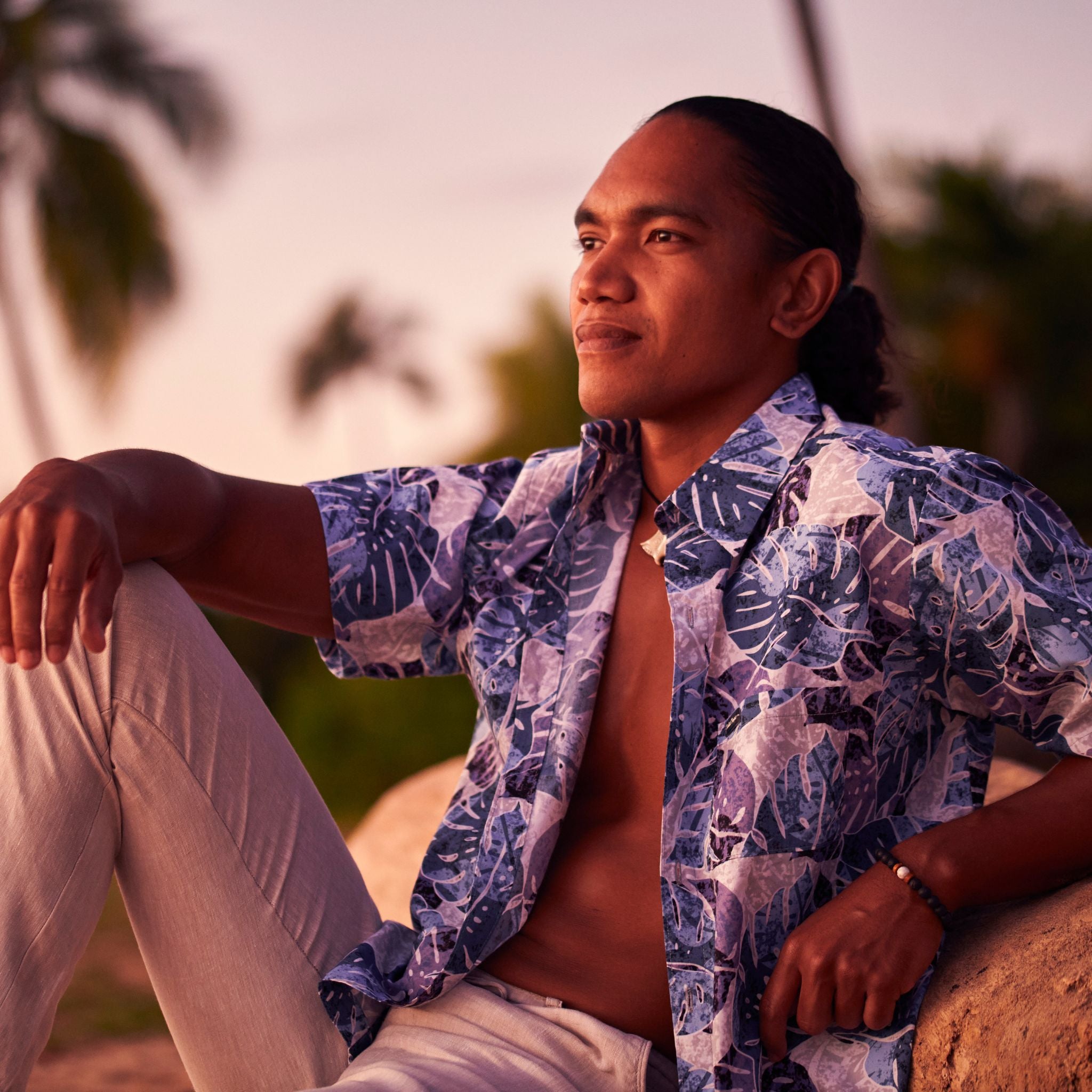 Teri'i Moana - Chemise tahitienne monstera bleu