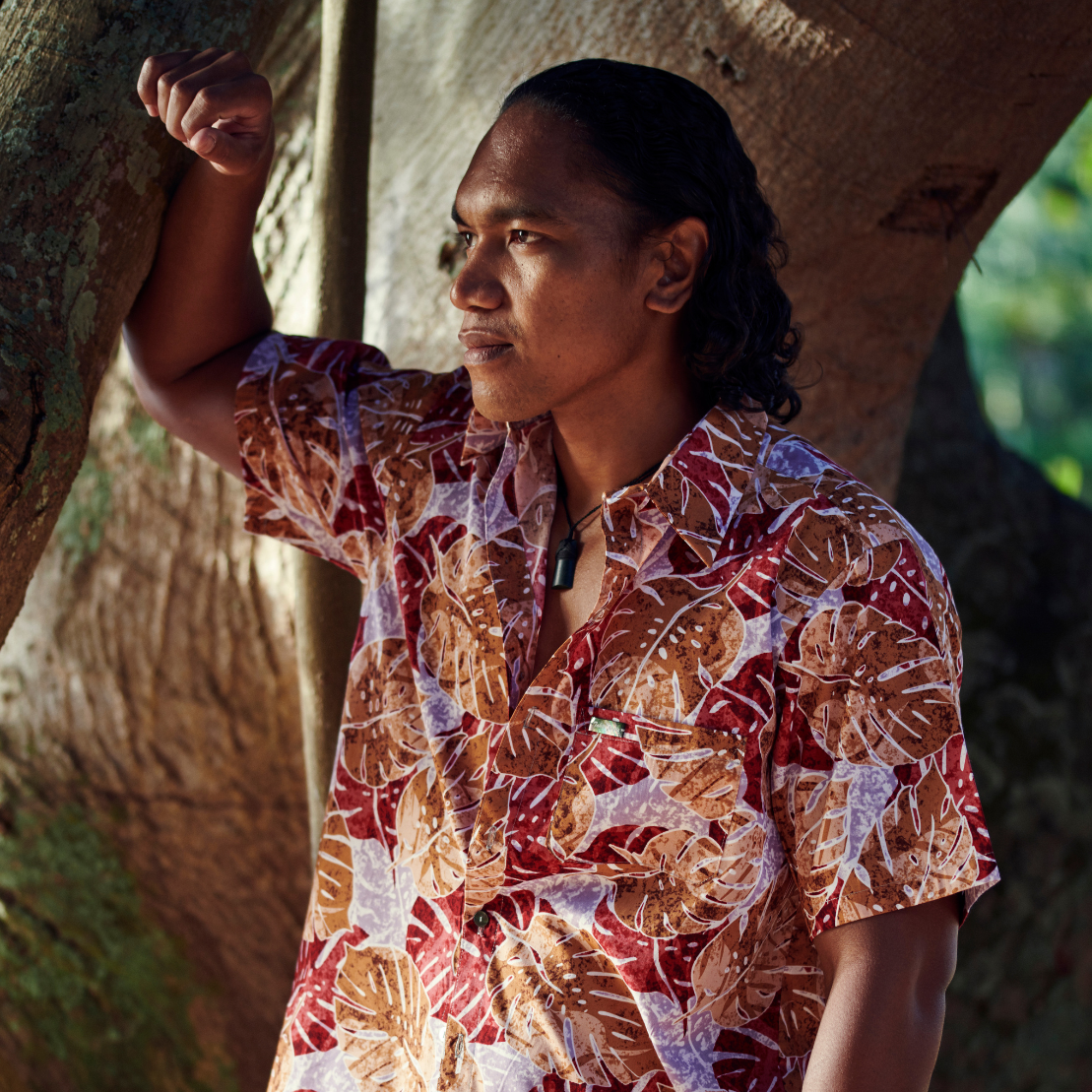 Teri'i Fenua - Chemise tahitienne monstera marron