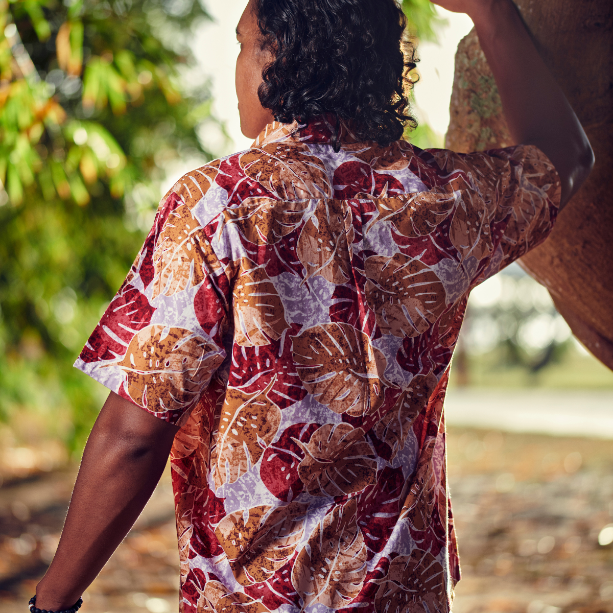 Chemise tahitienne Teri'i Fénua, feuillage monstera