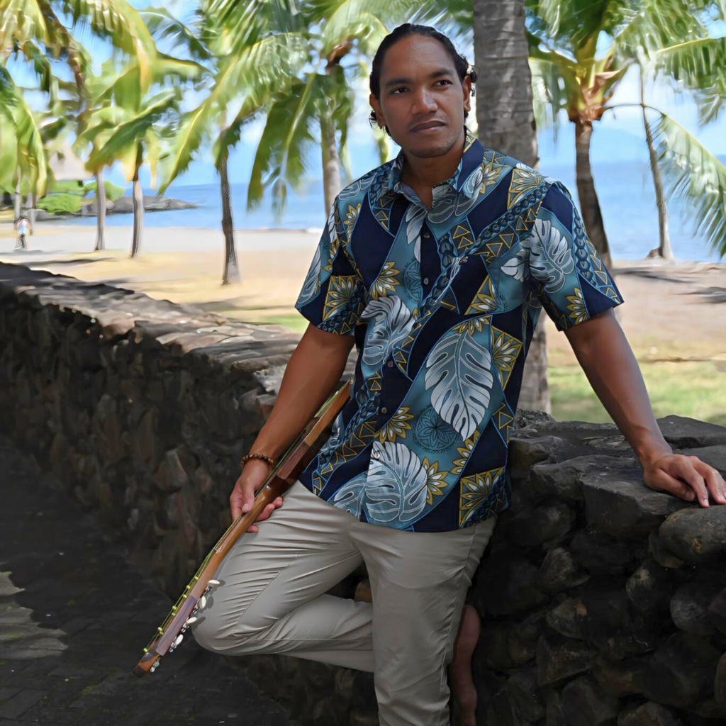 Chemise polynésienne Aitonui, tissu et nacres de Tahiti